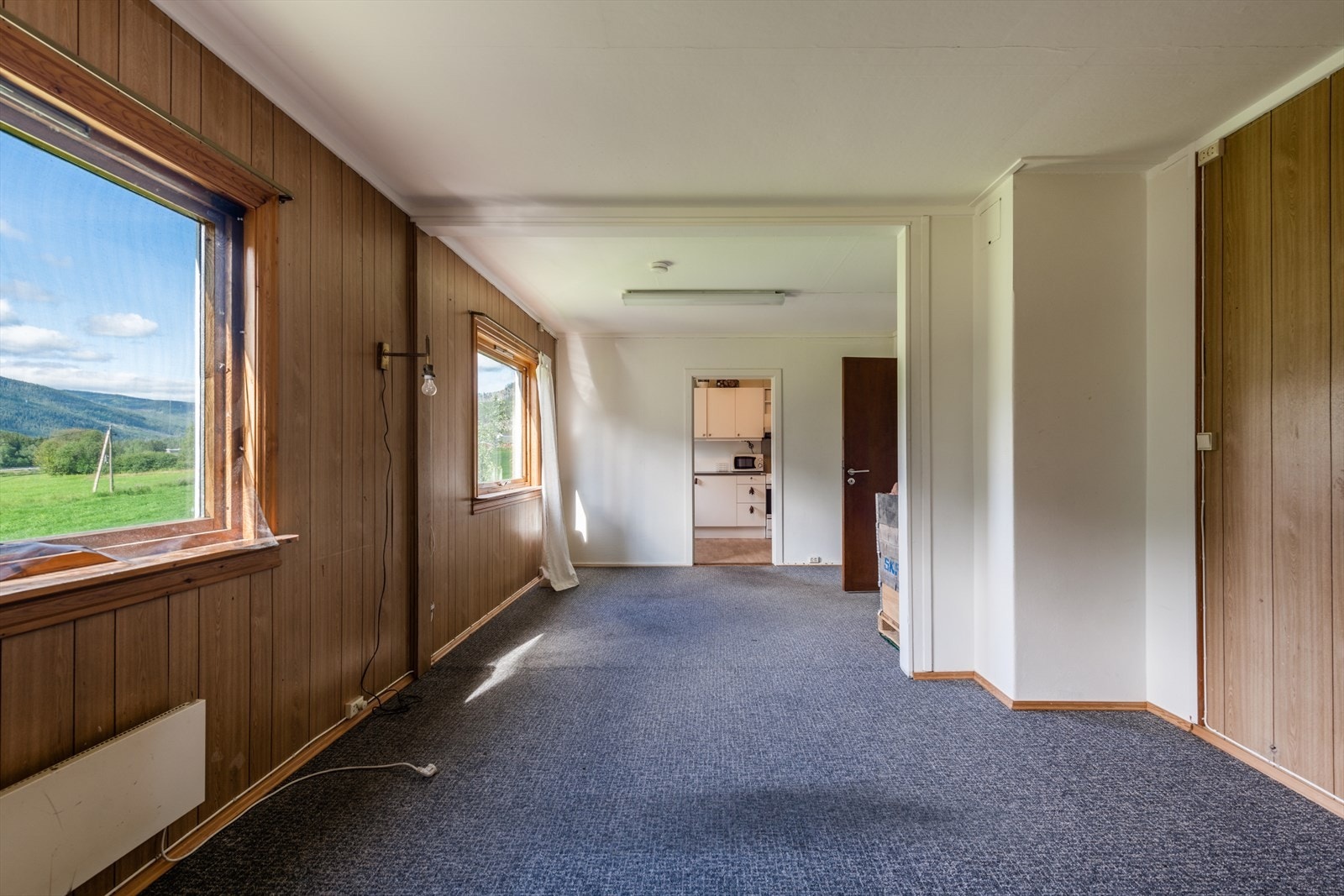 Kontor/stue/spisestue i hovedetasje/1.etasje Galleribilde