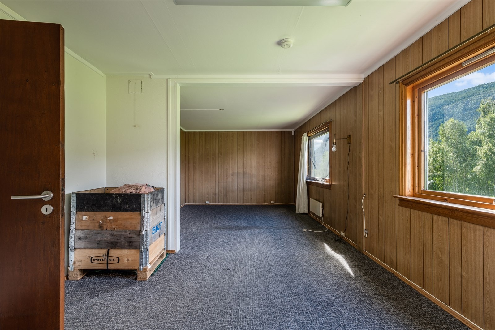 Kontor/stue/spisestue i hovedetasje/1.etasje Galleribilde