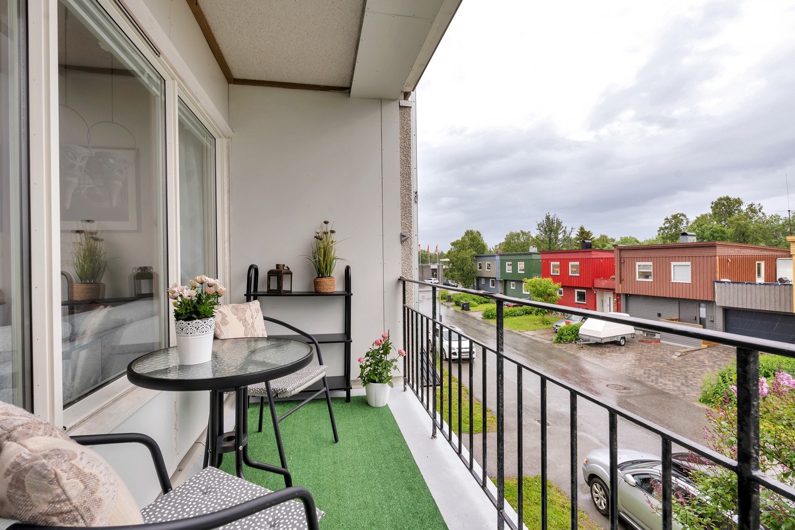 Østvendt balkong med utgang fra stuen Galleribilde