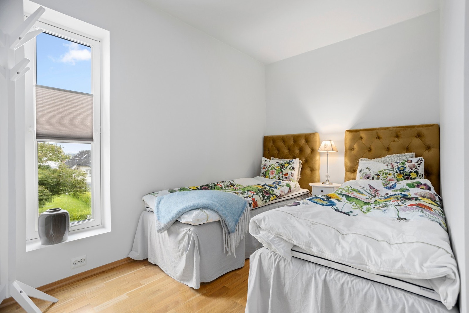 Soverom - 9 kvm. Adkomst fra stue Galleribilde