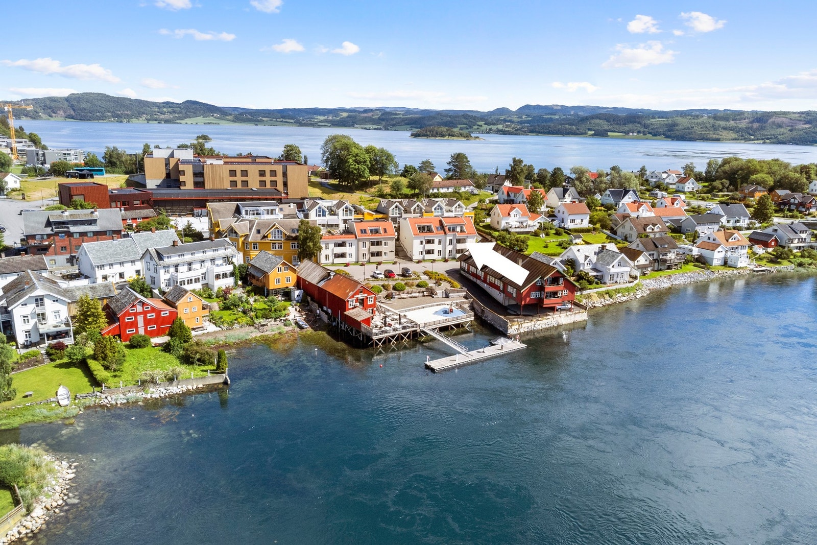 Velkommen til Øvergata 27, presenter av EiendomsMegler 1 v/ John Sivert Brandt. Galleribilde