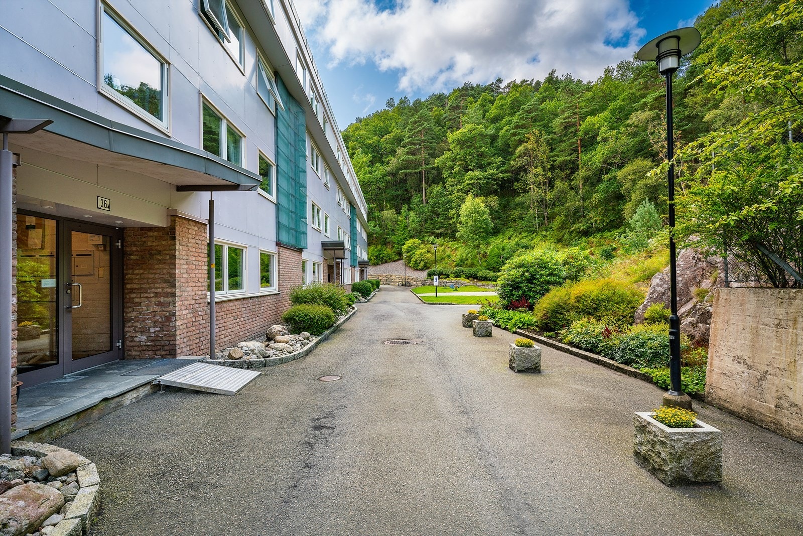 - Leiligheten ligger i Tjernet Borettslag - et veldrevet og attraktivt borettslag - Galleribilde