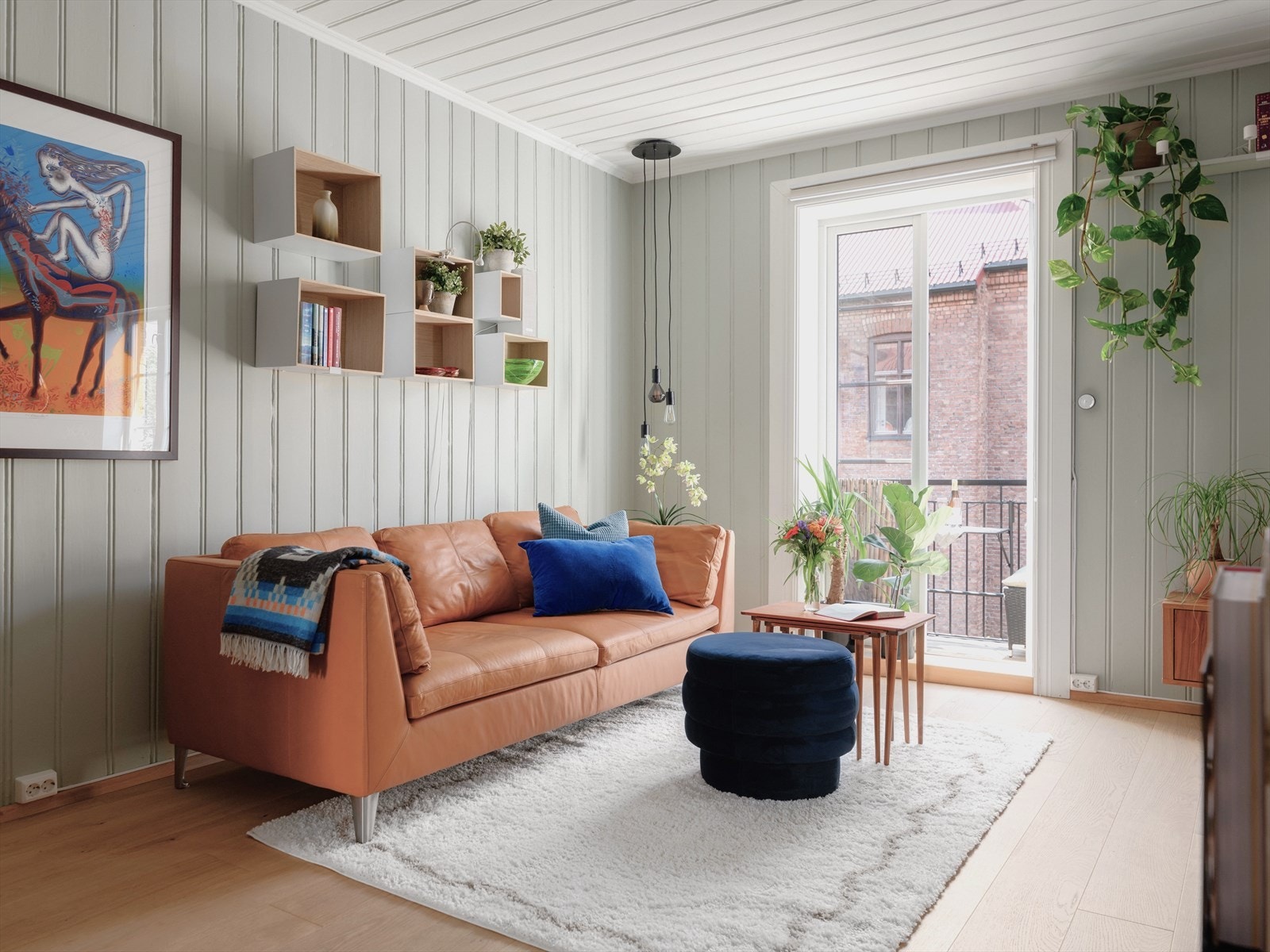 Fra stuen er det utgang til en sydvestvendt balkong på ca. 3 m2. Galleribilde