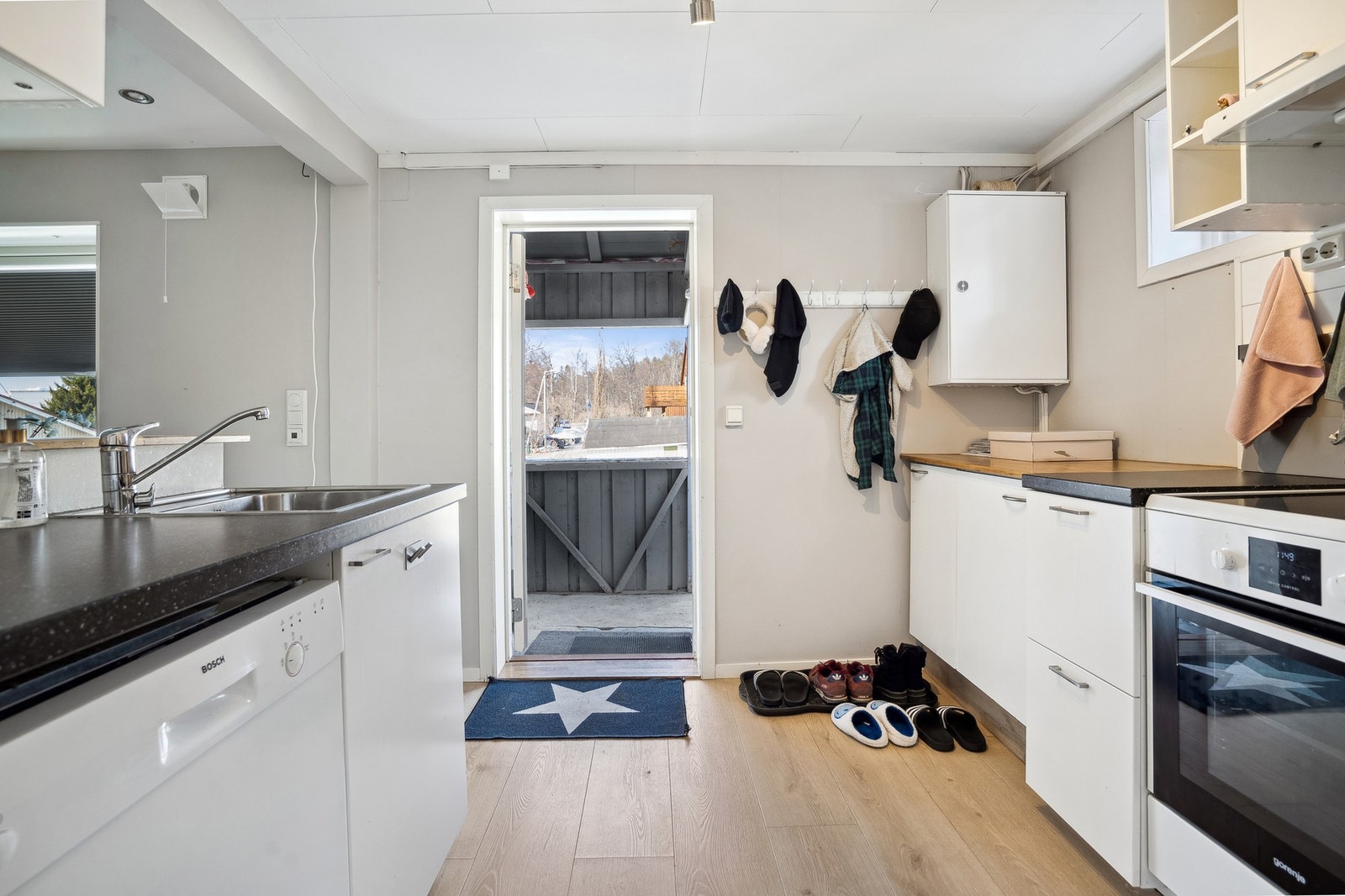 Og godt med skap- og benkeplass Galleribilde