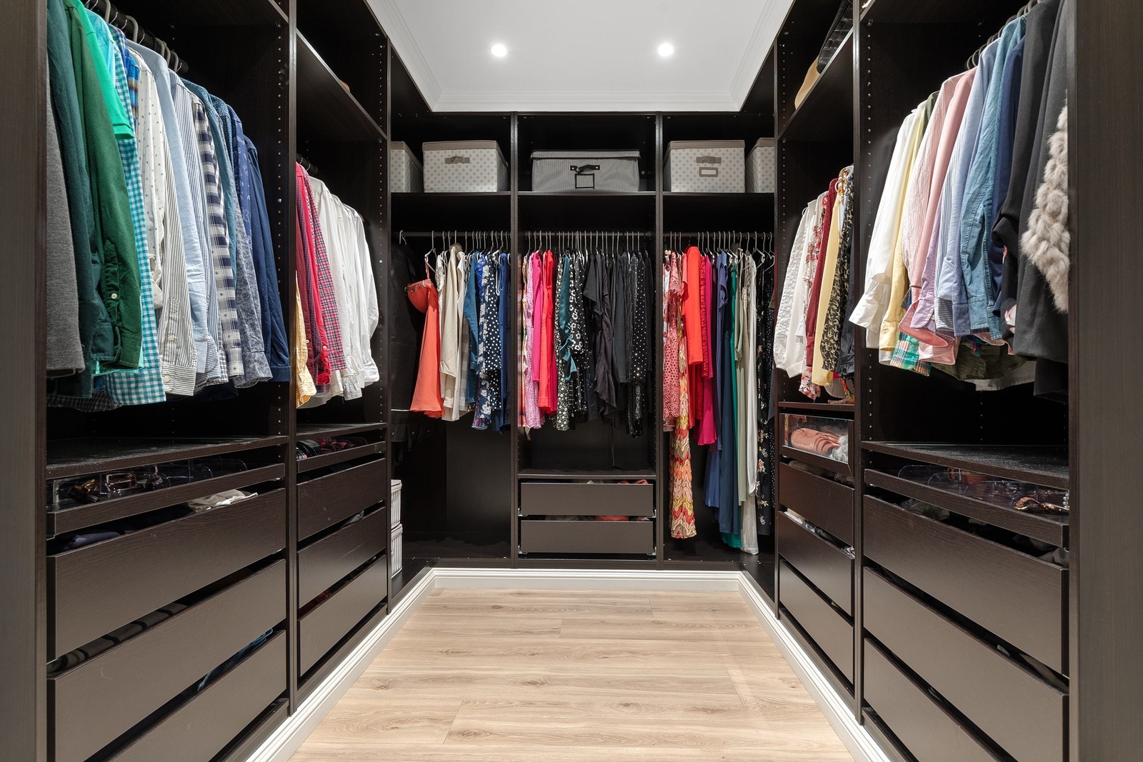 Garderobe Galleribilde