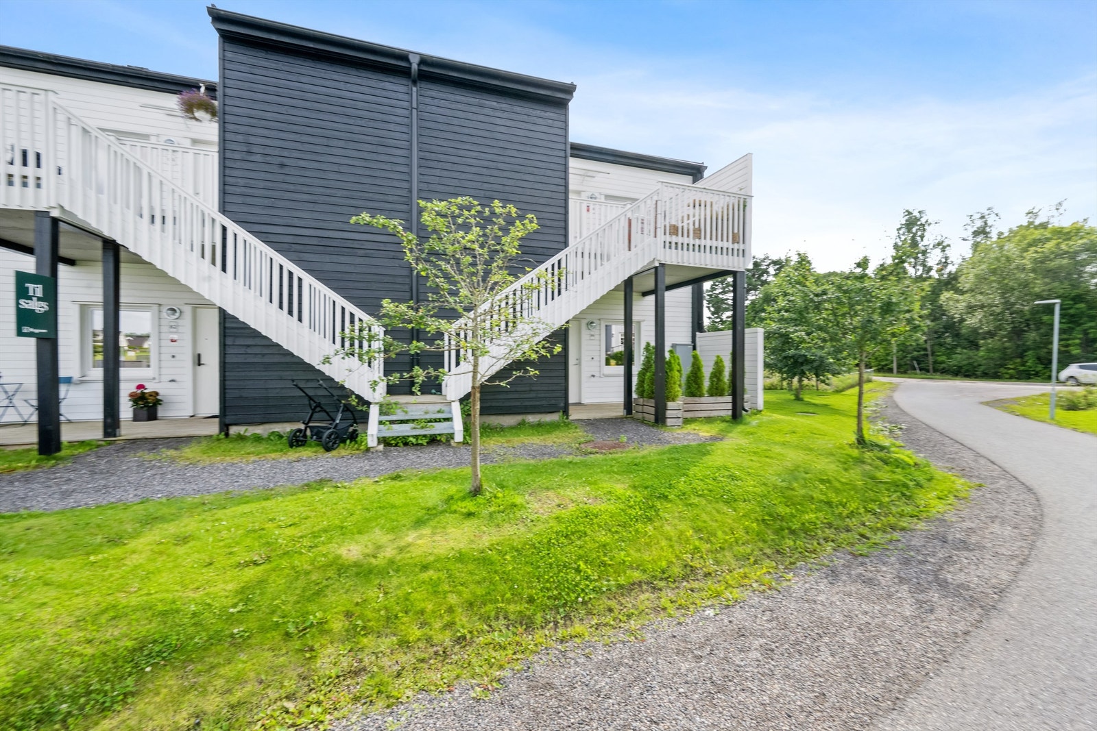 Gangssti til Kløfta sentrum rett utenfor leiligheten Galleribilde