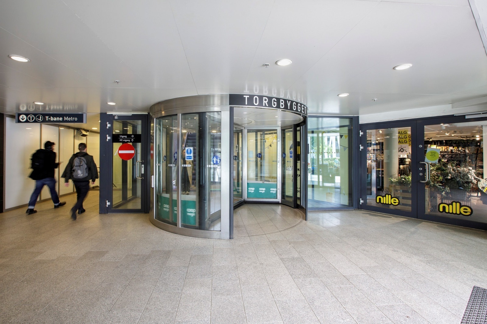 Rondell, med rulletrapp opp til 1. etg. Lokalet ligger til høyre i bildet Galleribilde