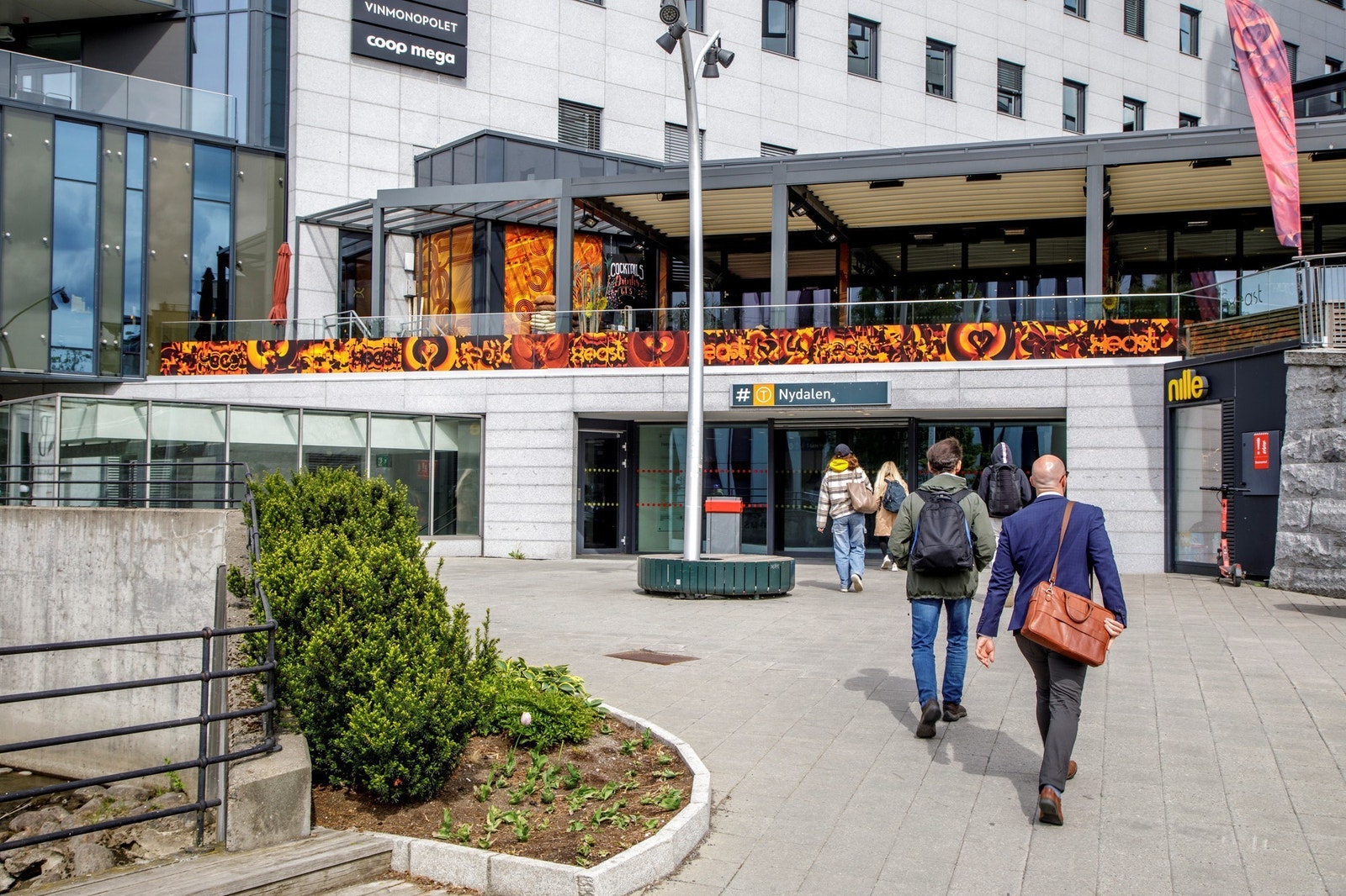 Inngangsparti til høyre Galleribilde