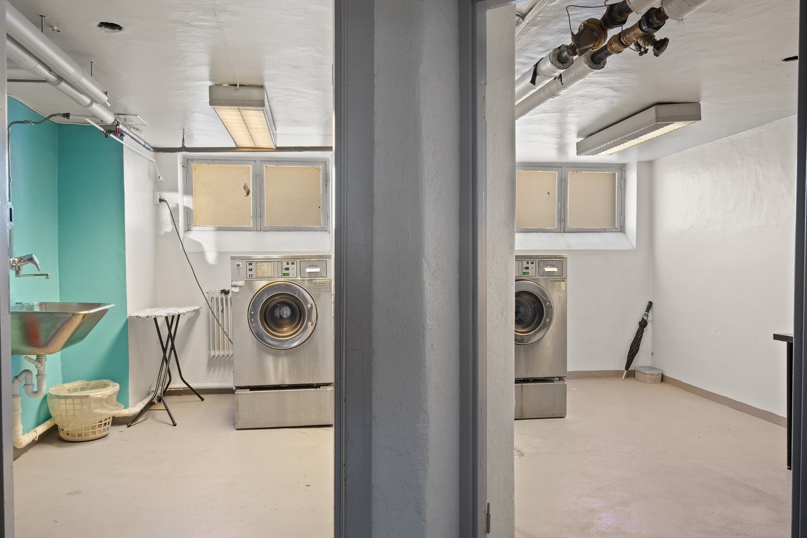 Felles vaskeri i kjeller. Det medfølger leiligehten en kjellerbod på ca. 2,3 kvm. Galleribilde