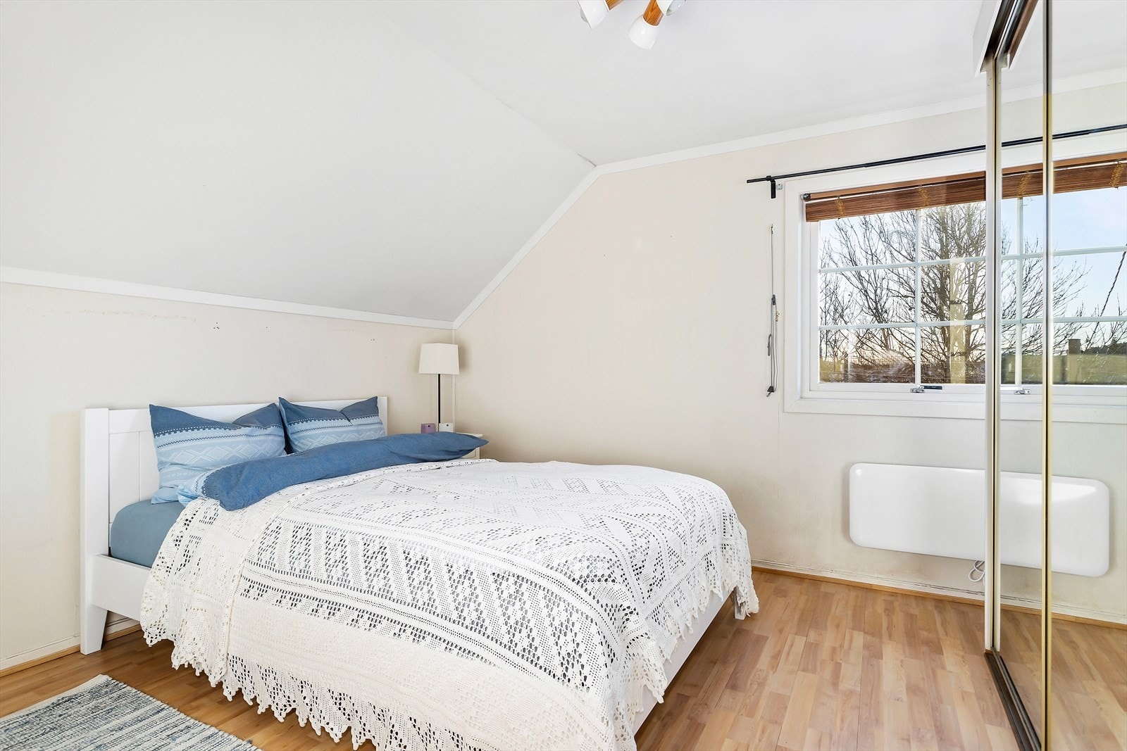 - Boligen har fire soverom av god størrelse - Galleribilde