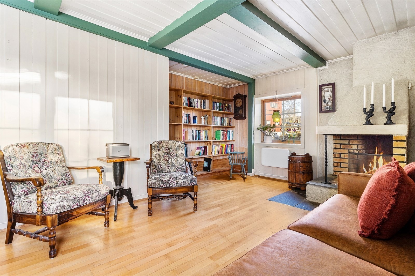 - Hovedhuset har gjennomgått flere ombygninger blant annet i ca 1927, 1957, 1990 og i 2002 - Galleribilde