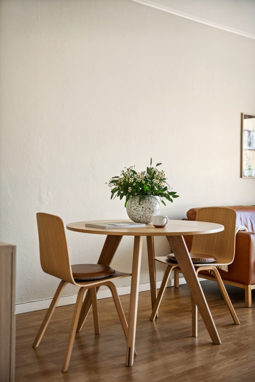 Her har du gode muligheter til å ha en hyggelig spisegruppe, som kan slås ut perfekt for sosiale sammenkomster. Galleribilde