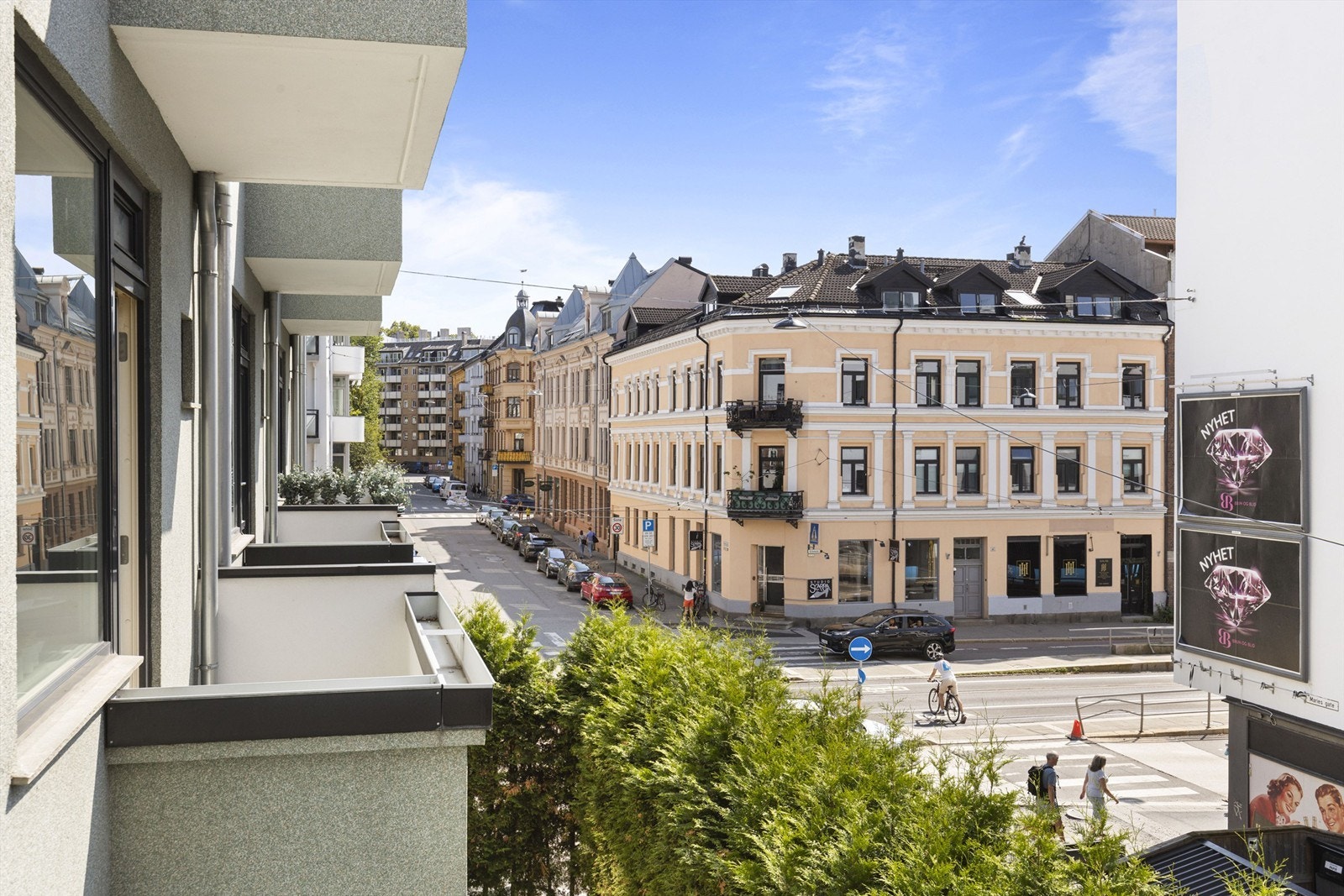 Utsikt fra balkong Galleribilde