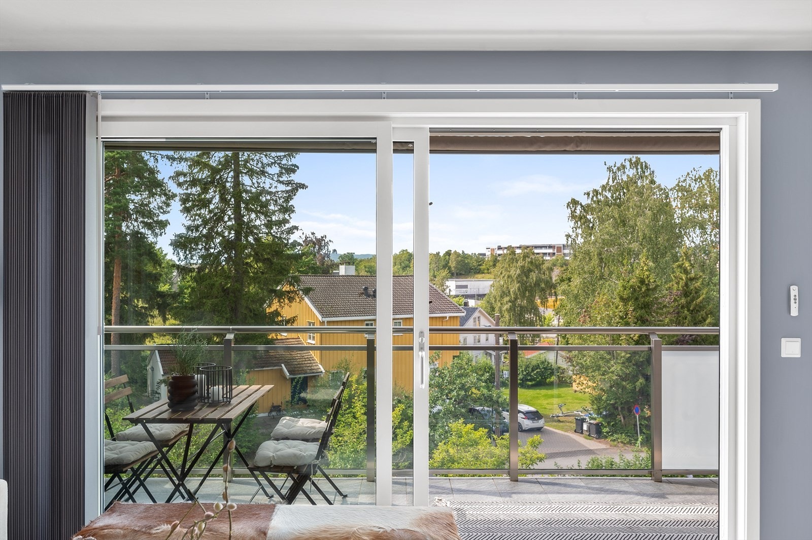 Vinduer og balkongdør ble skiftet ut i 2019/20. Galleribilde