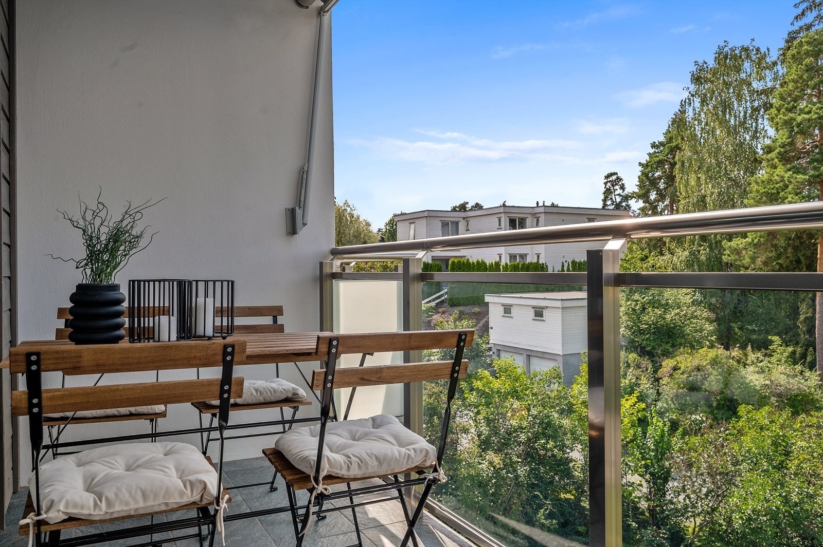 Selger kan opplyse om at solforholdene er utmerket, hvor du har sol fra ca. 13 - solnedgang. Galleribilde