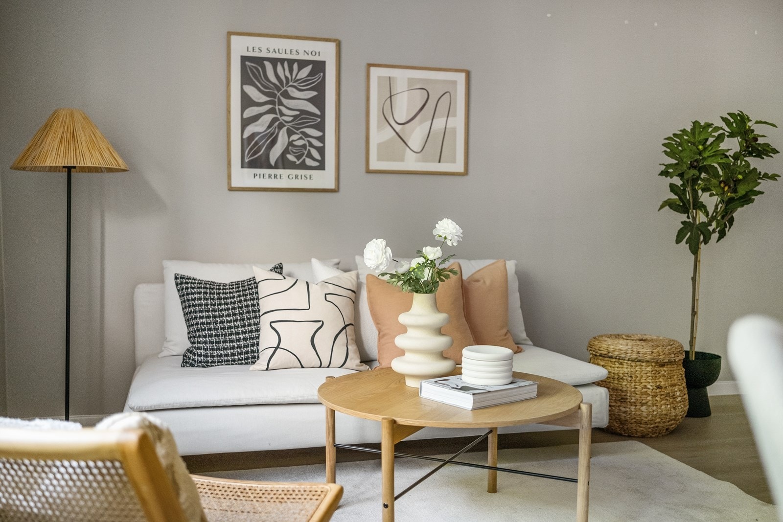 Varmtvann, fyring og internett er inkludert i månedlige felleskostnader på kr. 2.210,- Galleribilde