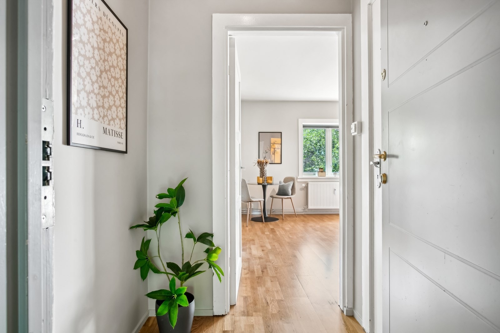 Velkommen inn til det som kan bli ditt neste hjem i Olaf Schous vei 14! Galleribilde