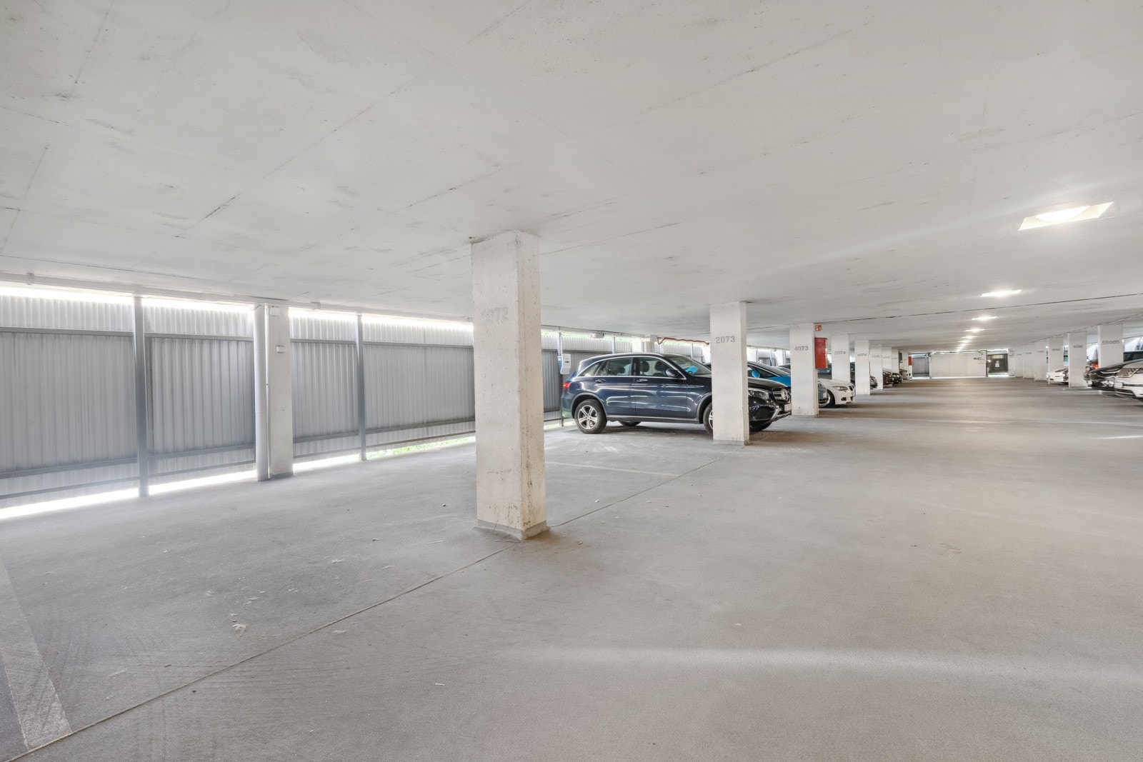 Garasjeplass med mulighet for EL Galleribilde