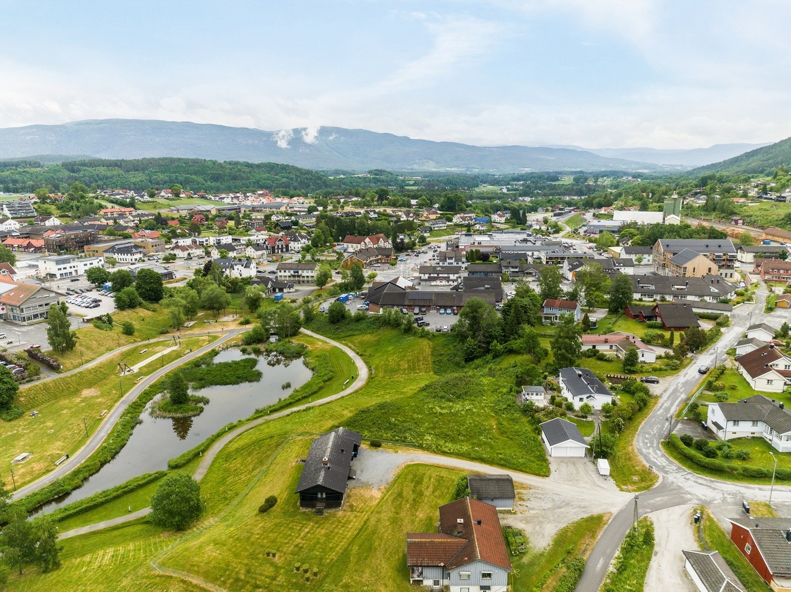 Fint oversiktsbilde over nærområdet. Galleribilde