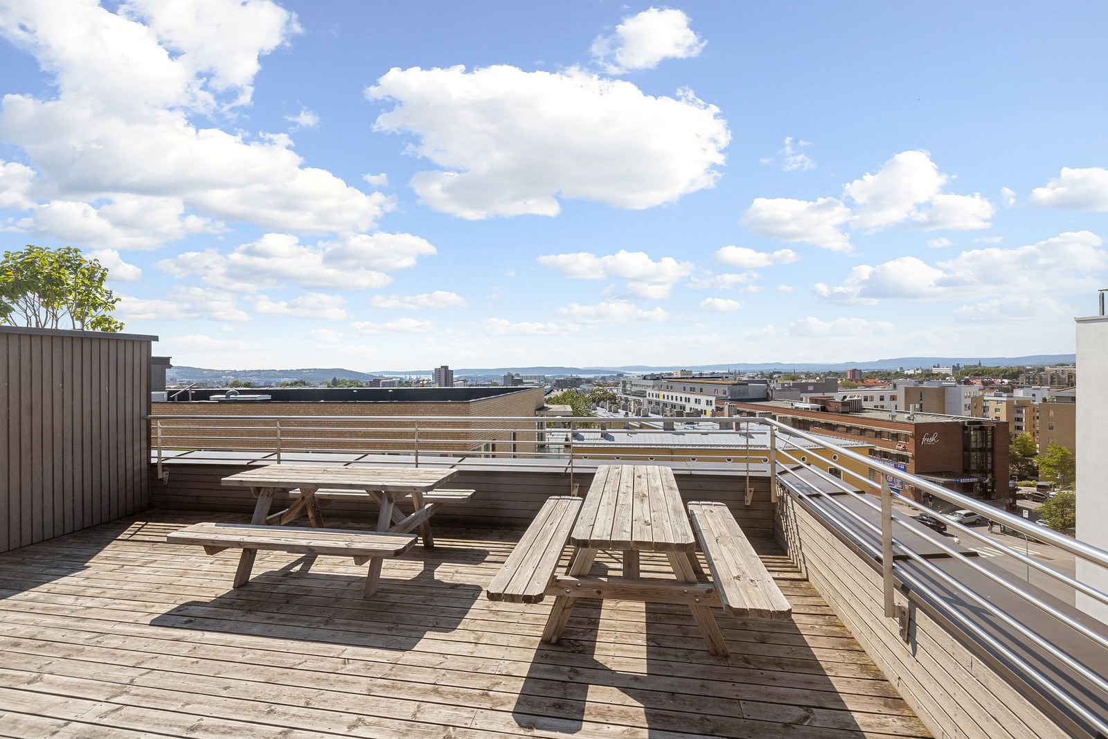 Felles takterrasse med flott utsyn mot Oslofjorden og mot byen. Galleribilde