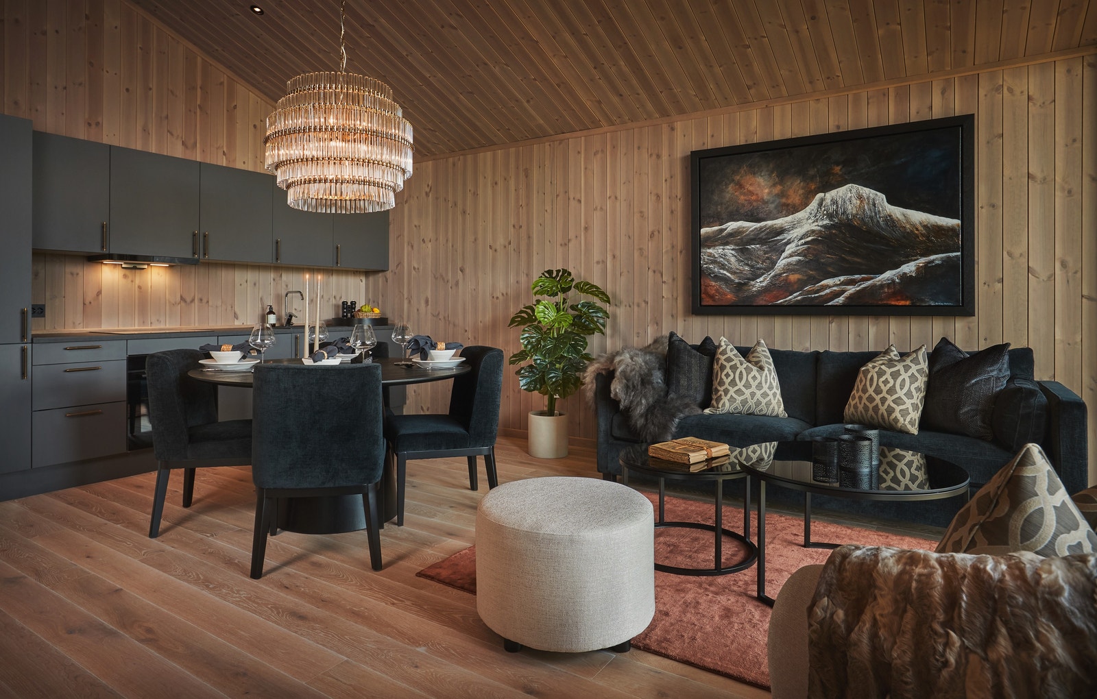 Leiligheten er møblert og stylet av Makalaus. Alle møbler følger med leiligheten. Galleribilde