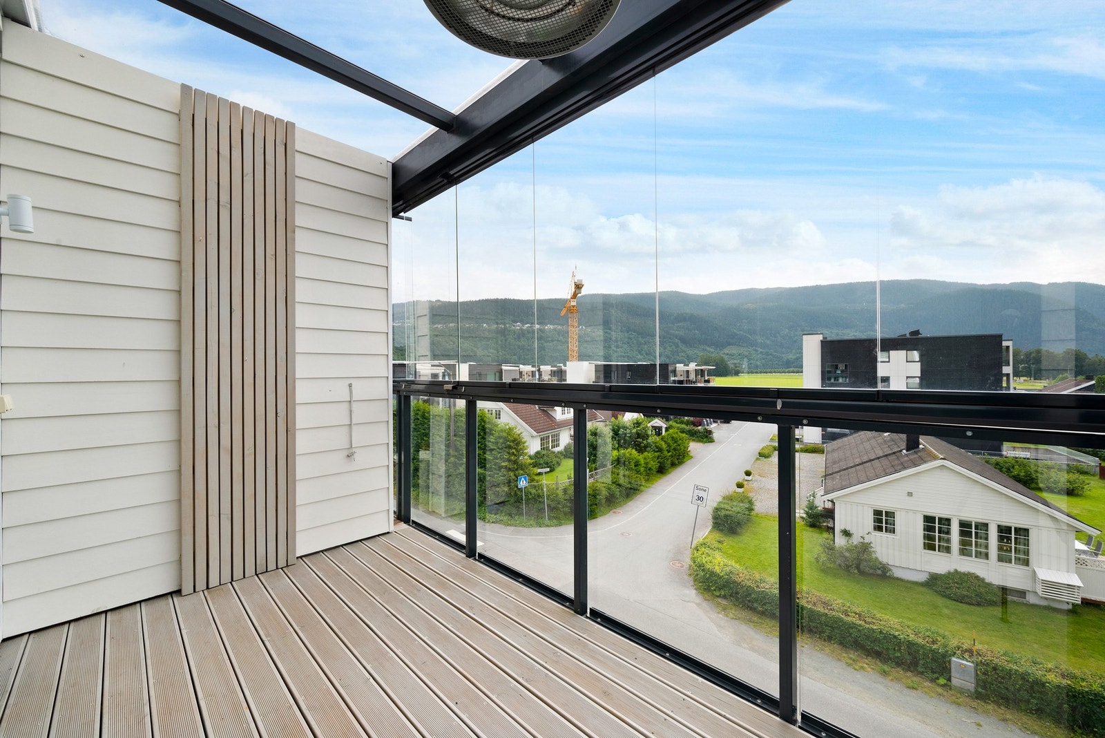 Her kan du nyte gode solforhold og utsikten. Galleribilde