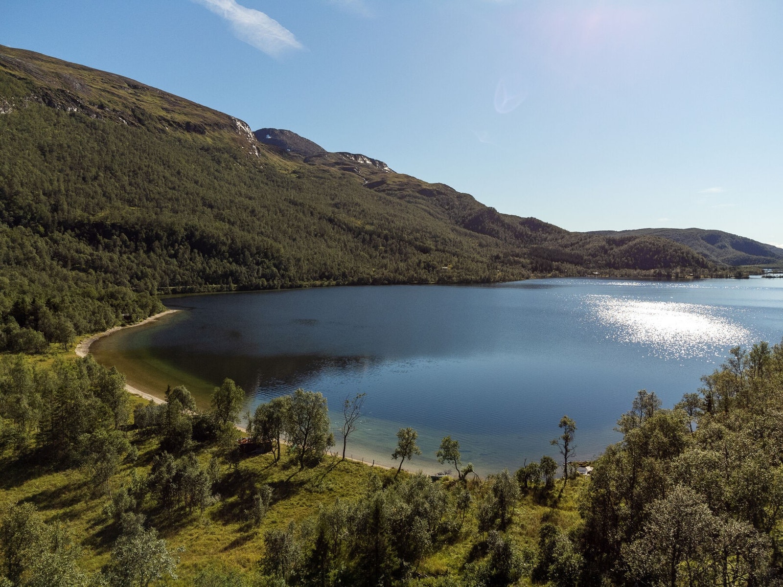 Strålende beliggenhet med panoramautsikt utover Blåfjellvannet Galleribilde