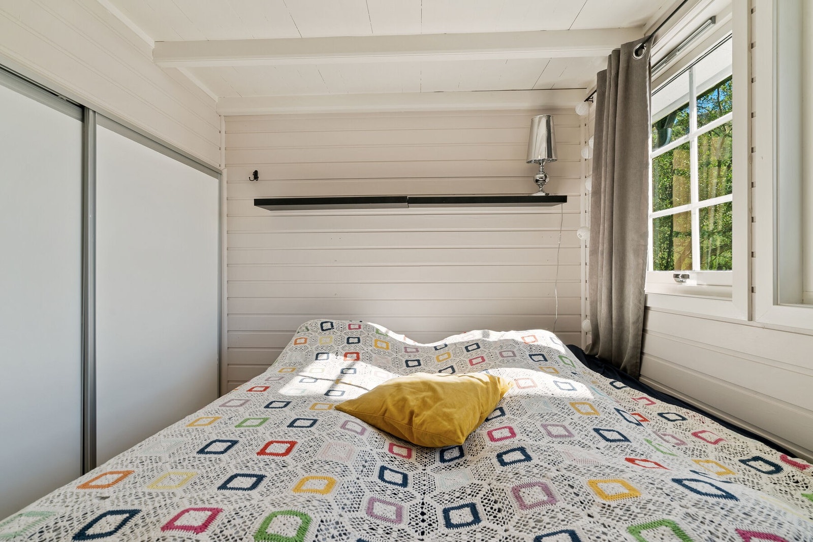 Soverom nr. 1 med skyvedørsgarderobe Galleribilde