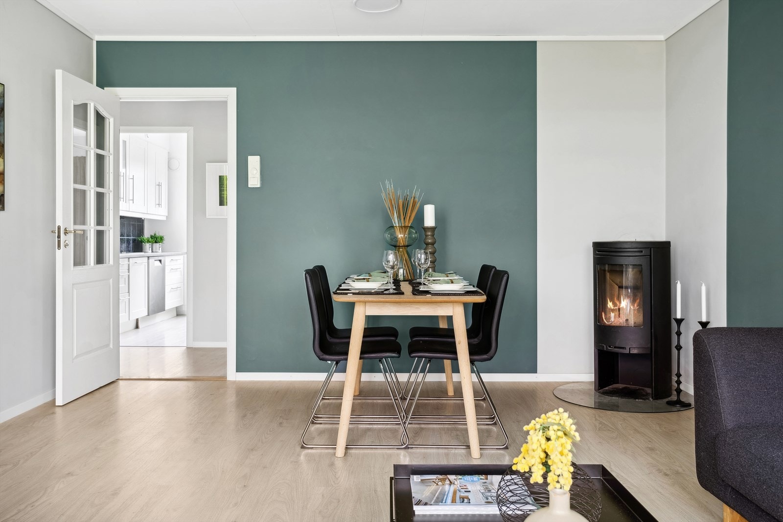 Flott 3-roms leilighet med praktisk planløsning og luftige rom. Galleribilde