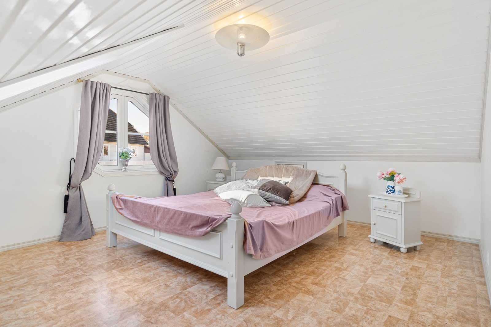 Soverom loftstue. Galleribilde