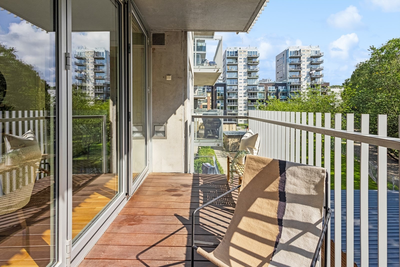 Her ligger alt til rette for å nyte finværsdagene utendørs. Galleribilde