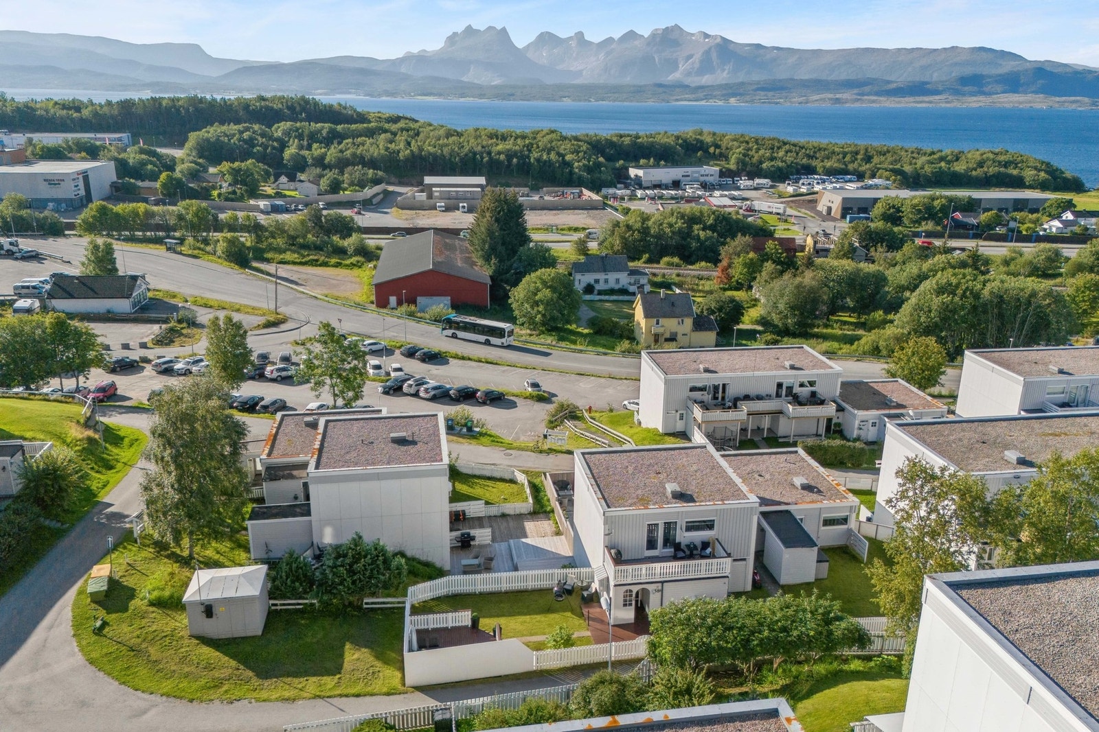 Kort avstand til nærmeste parkeringsplass. Galleribilde