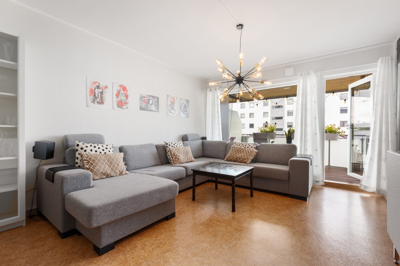 Fra stuen har du utgang til balkongen Galleribilde