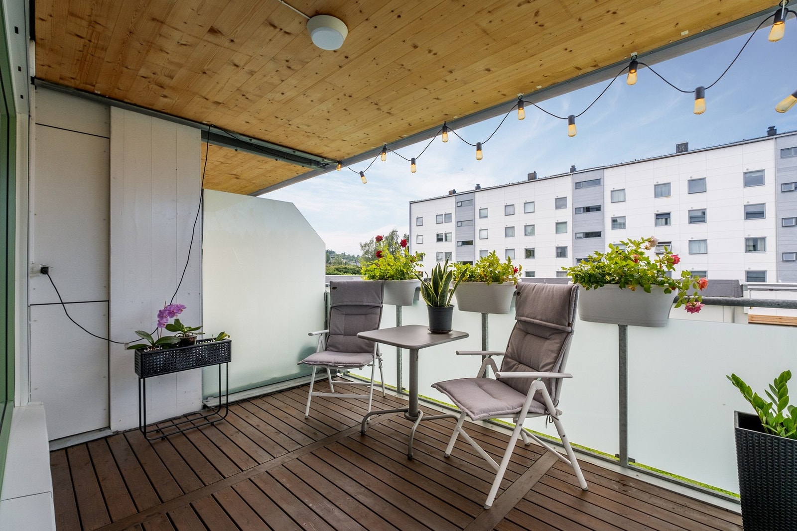 Balkongen er på ca. 9,5 m² og har gode solforhold Galleribilde