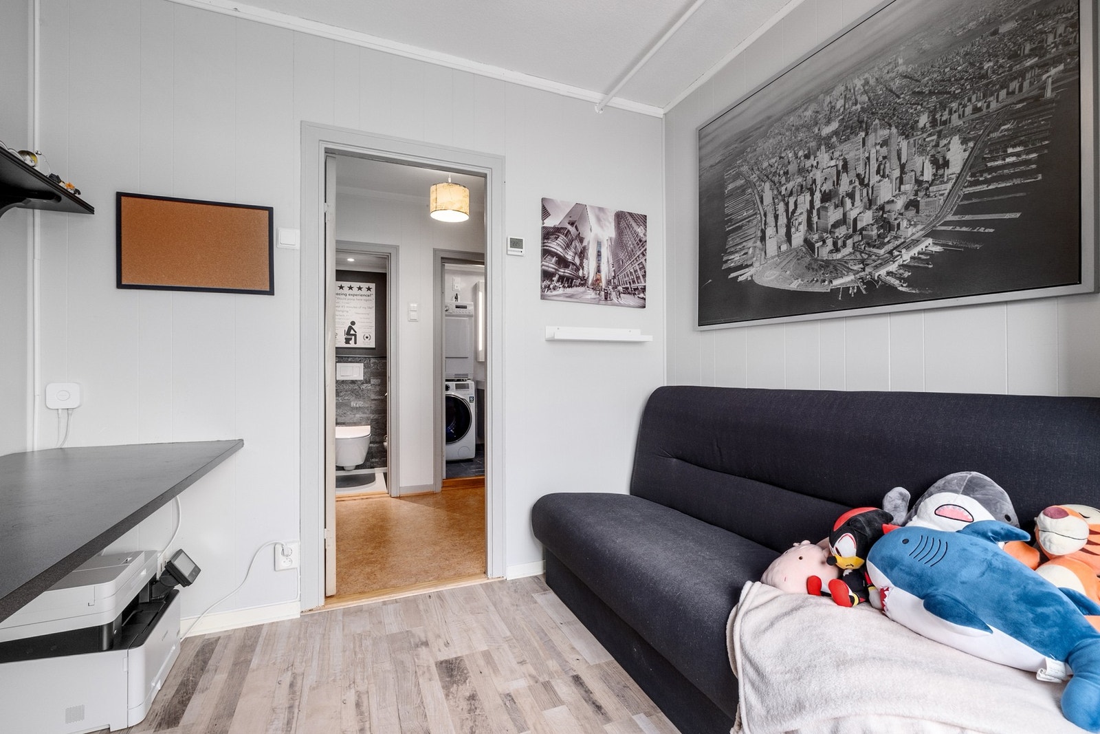 Leiligheten disponerer 2 boder. 1 i kjeller og 1 på loftet Galleribilde