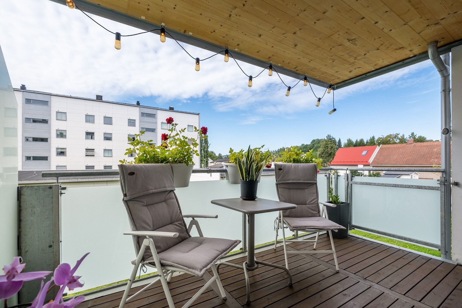 Det er bestilt trapp til balkongen som monteres av borettslag. Da får man benyttet borettslagets hage Galleribilde