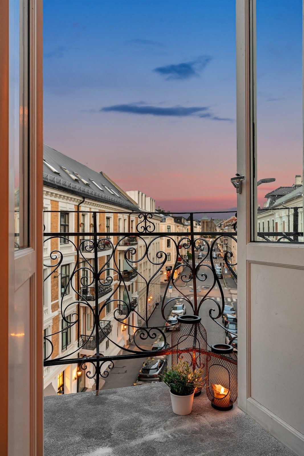 Fra spisestuen er det utgang til en flott balkong. Galleribilde