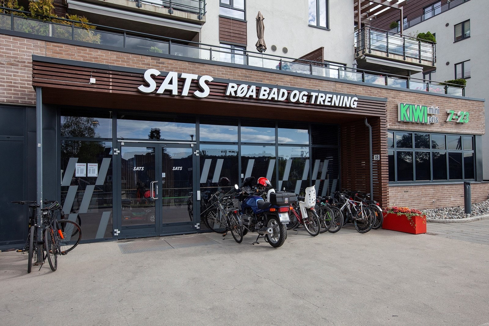 Sats og Røa bad på Røa. Galleribilde