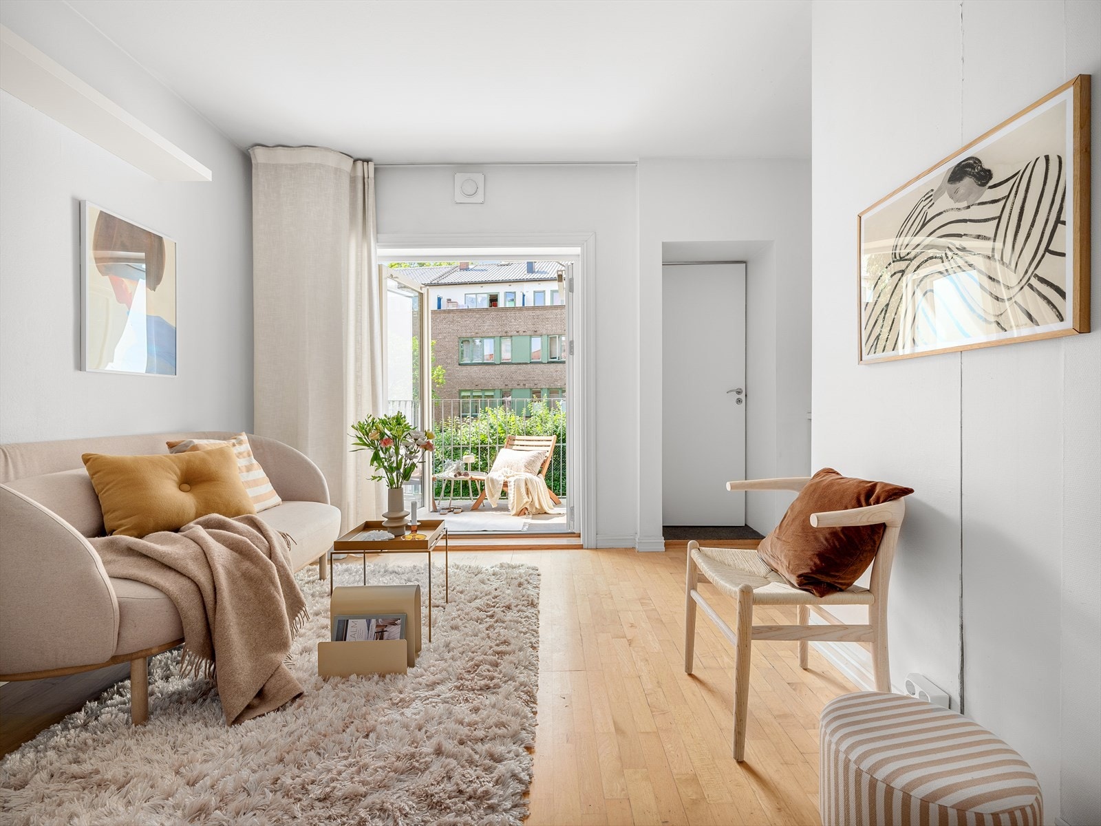 Leilighetens kvadratsmarte utforming gir deg flere innredningsmuligheter. Dette er en ypperlig leilighet for førstegangskjøpere, studenter eller pendlere. Galleribilde