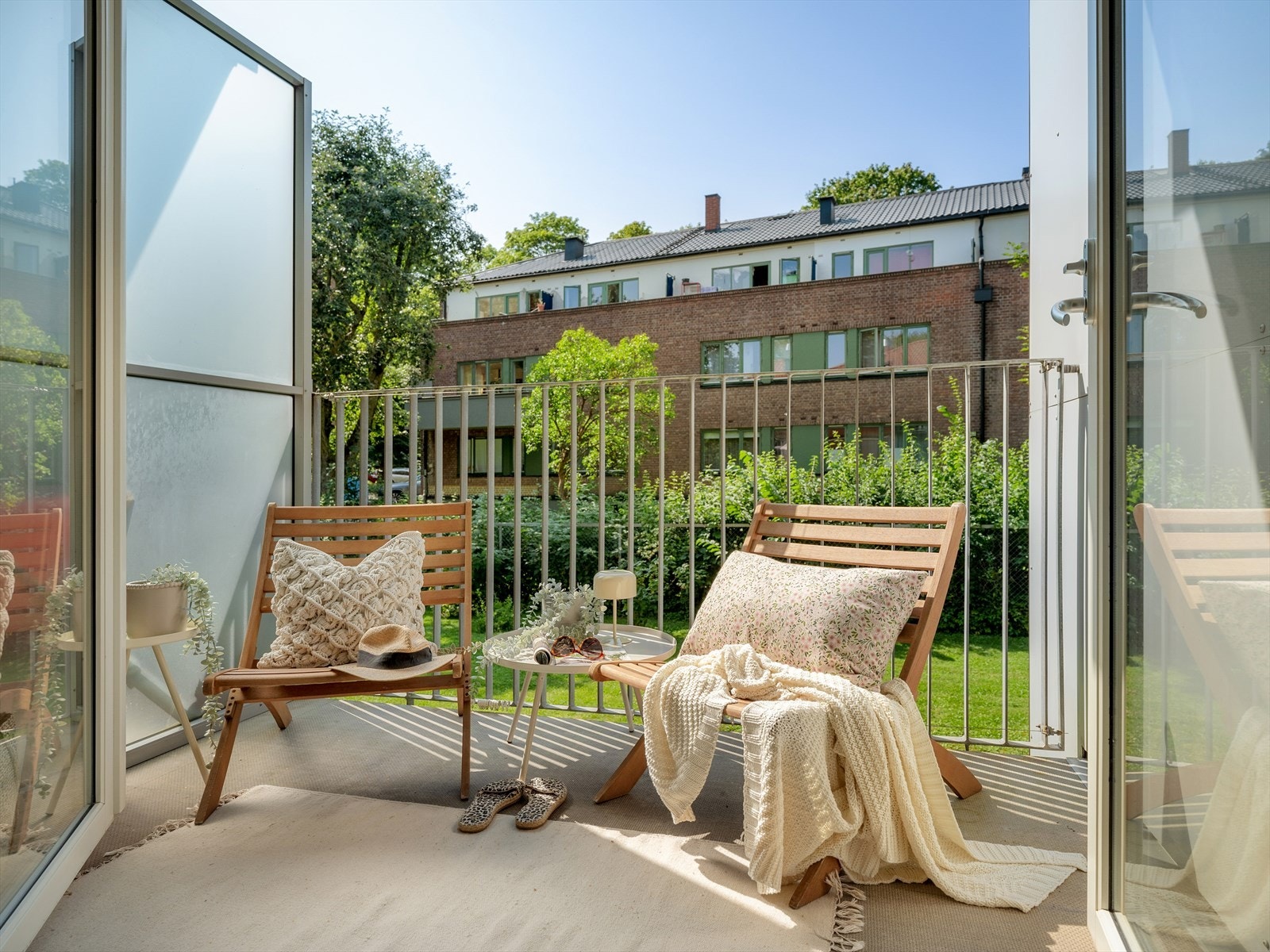 Dette er stedet du vil være på varme sommerdager. Her kan solen nytes utover ettermiddagen i selskap med gode venner. Galleribilde