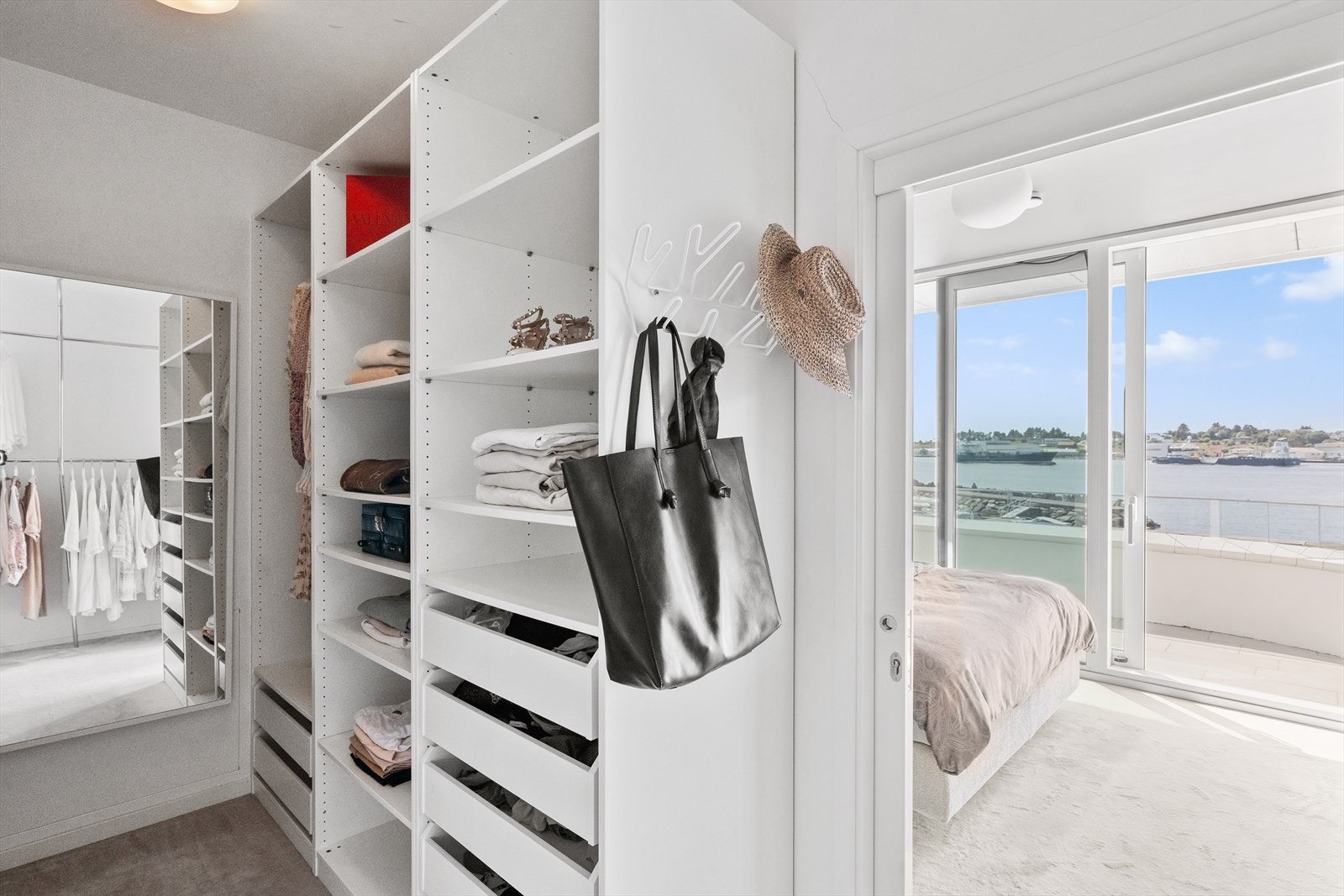 Garderobe/omkledningsrom Galleribilde