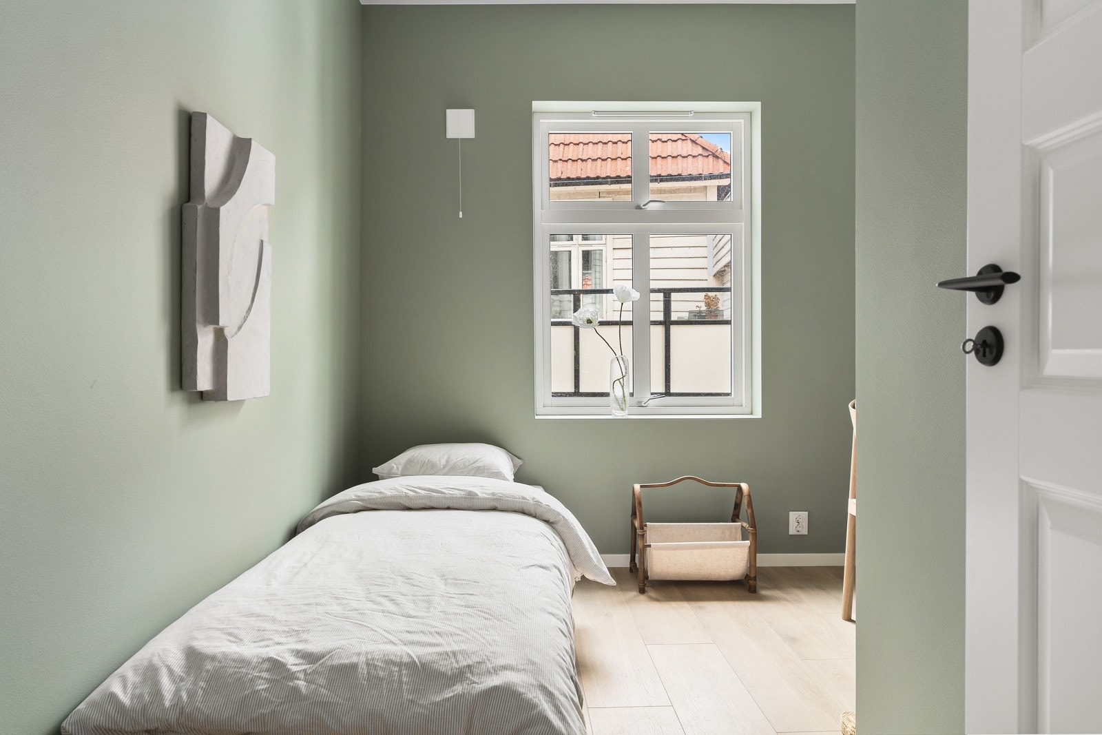 Begge rom har plass til seng og garderobe. Galleribilde