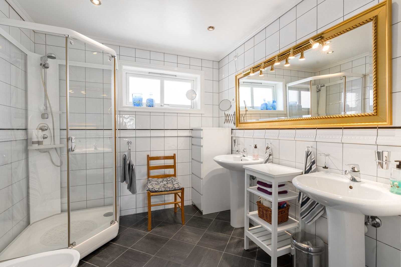 Privat bad, hovedetg. Galleribilde