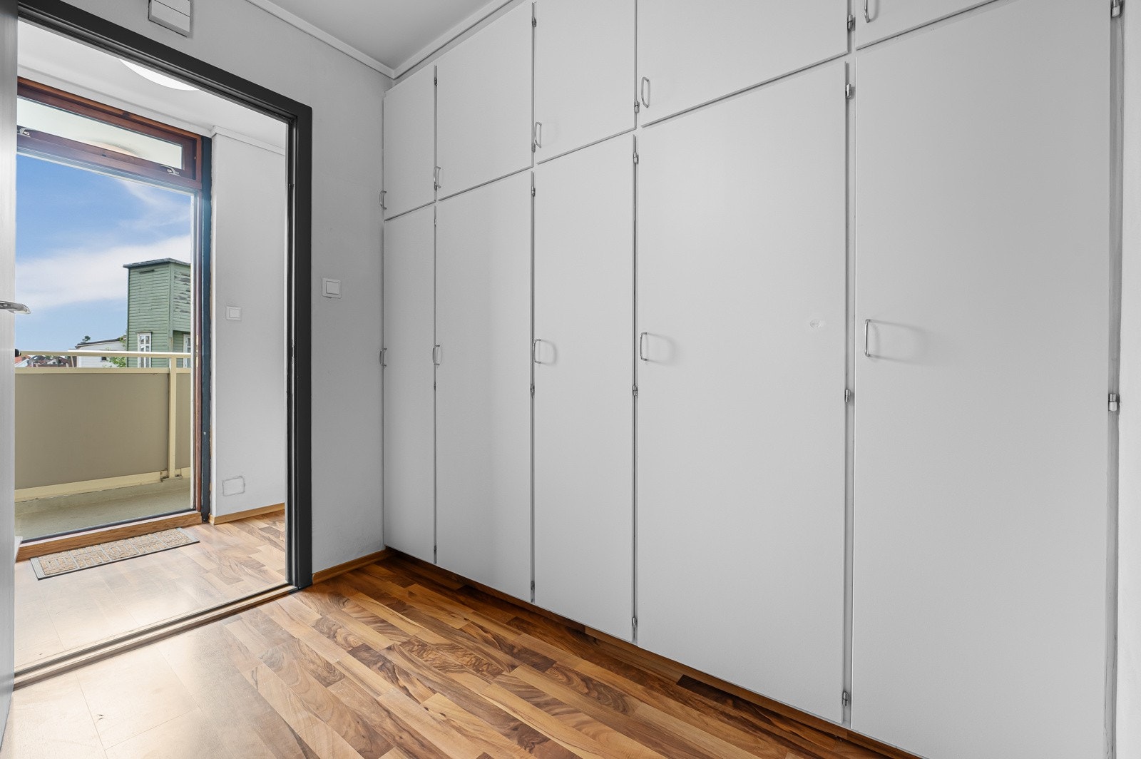 Praktisk inngangsparti med gode lagringsmuligheter. Galleribilde