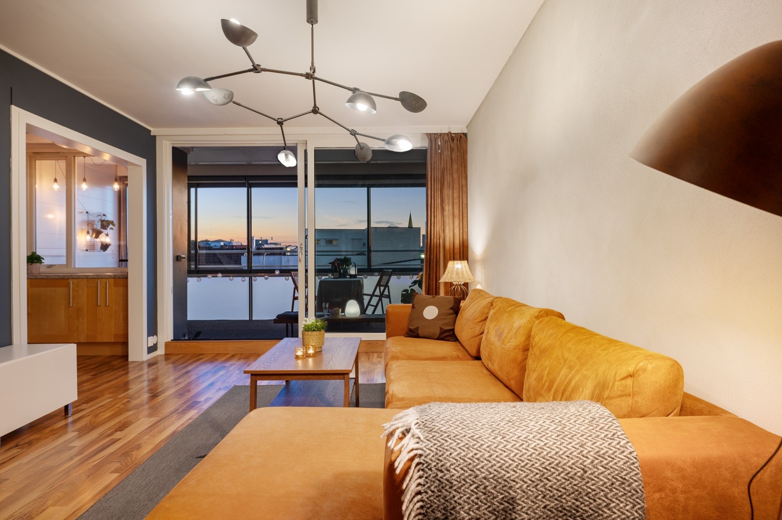 Kveldsbilde - Stue Galleribilde