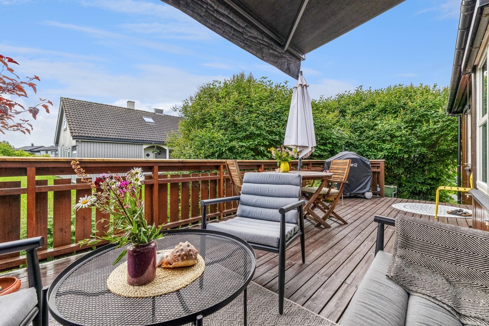 Terrassen og inngangspartiet er på tilsammen 27 kvm. Galleribilde