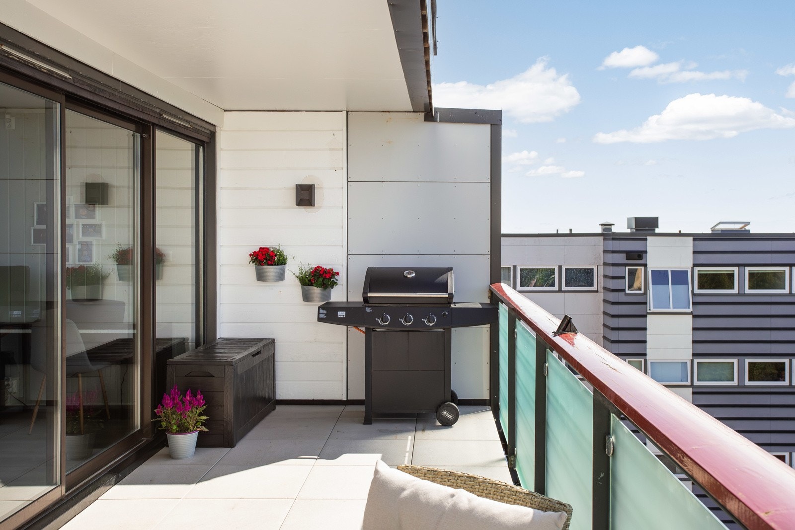 Balkongen er målt til 15,3 kvm. Galleribilde