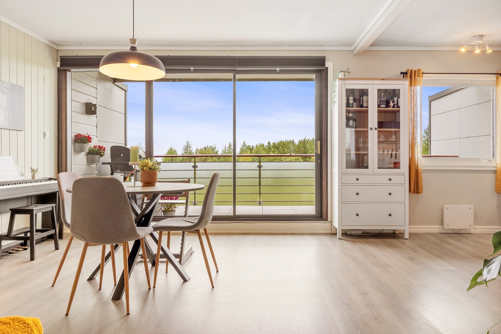 Brønndalsåsen 23 presenteres av EIE Eiendomsmegling ved Tobias N-Pedersen Galleribilde