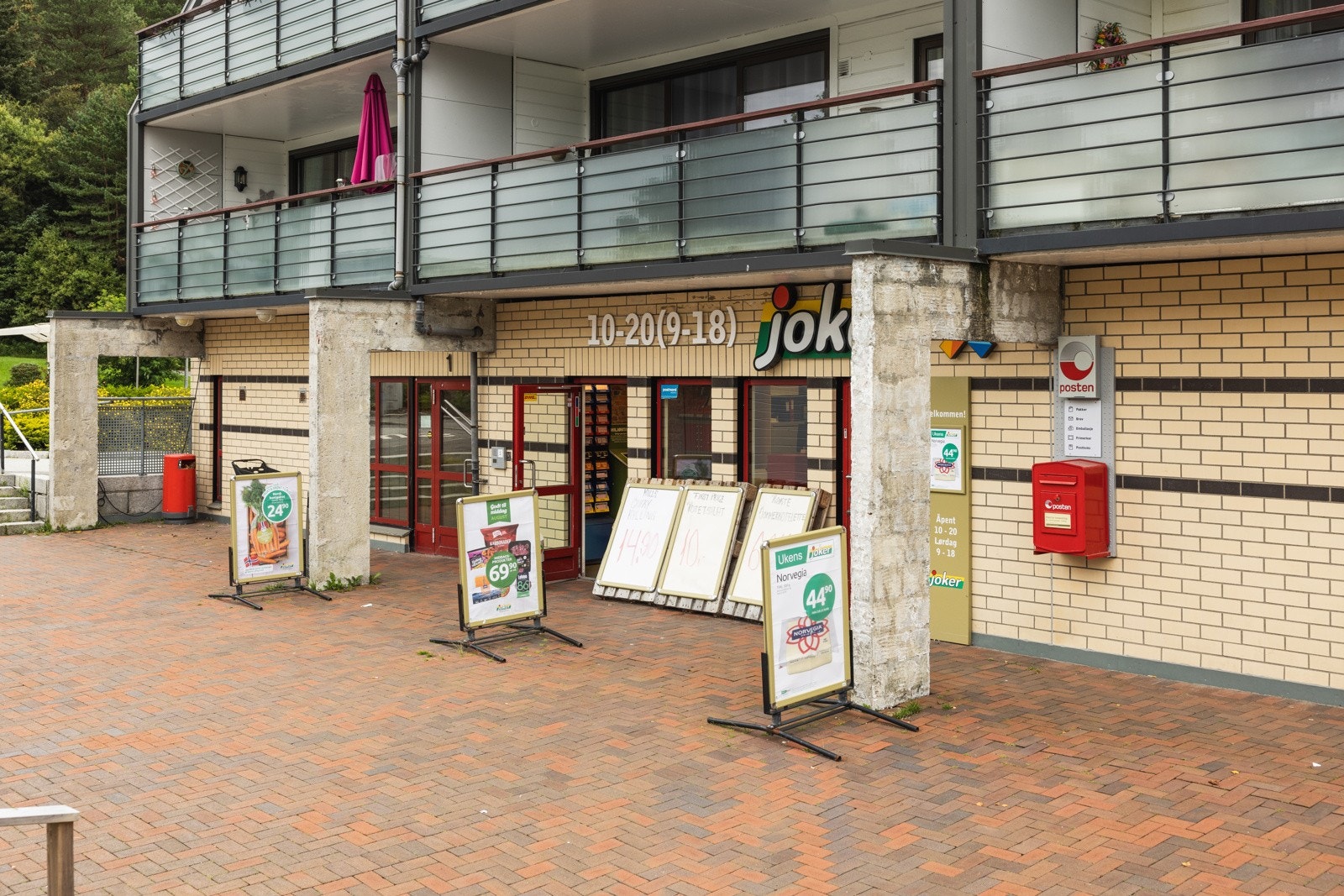 Her har man nærhet til butikk, kjøpesenter, kollektivtransport og mye mer! Galleribilde