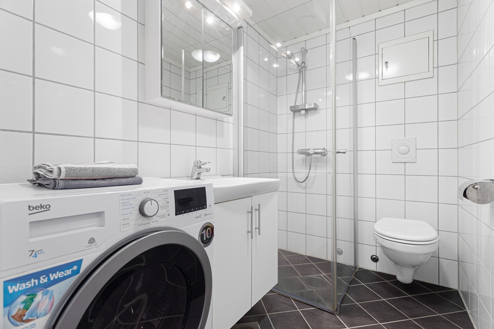 Flislagt bad med varmekabler i gulv Galleribilde